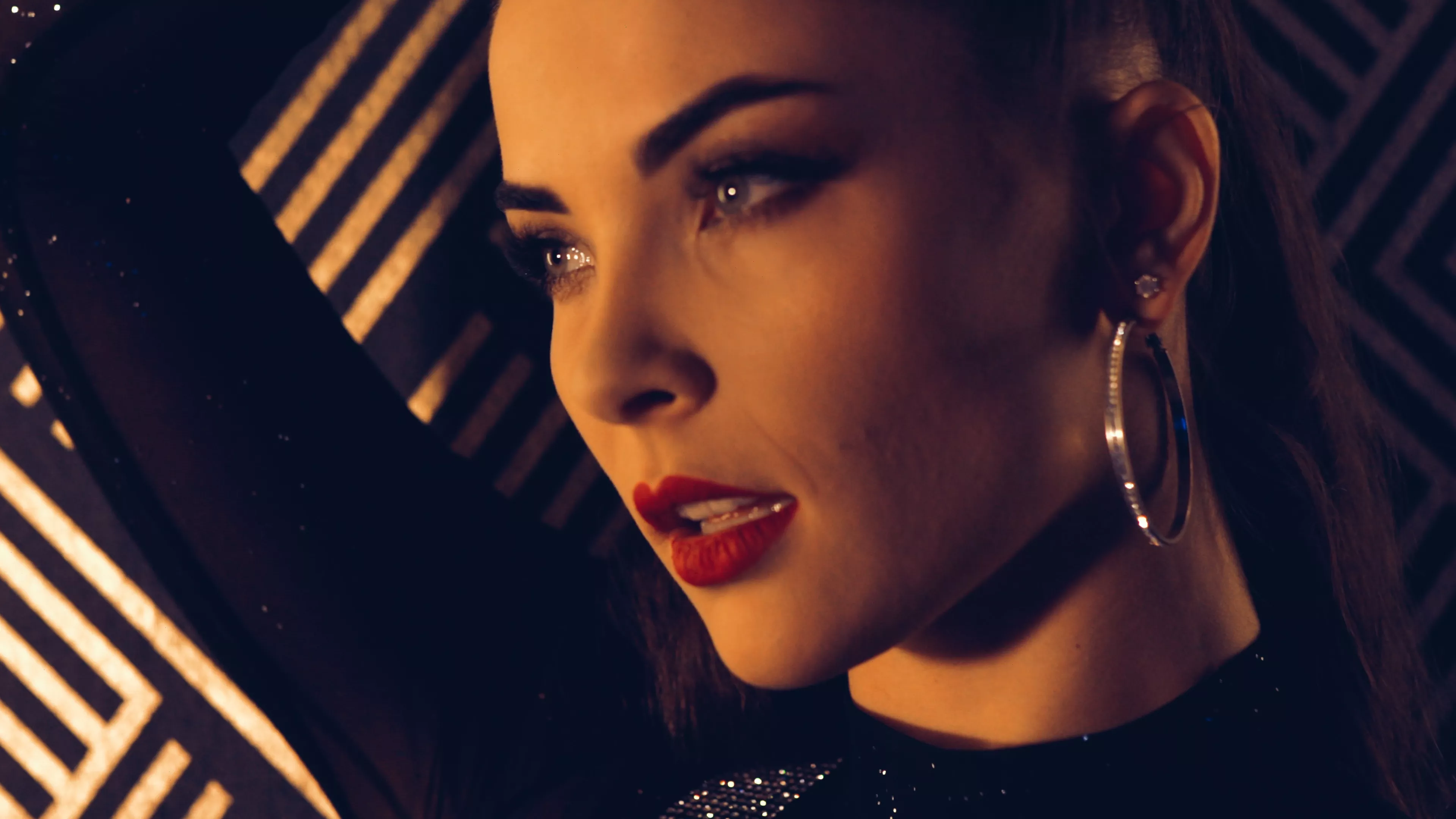 Uwielbiany zespół disco polo zdradza kulisy swojej premierowej produkcji! W klipie zespołu News wystąpiła popularna modelka i znani Dj-e! 